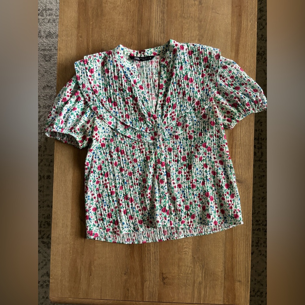 Zara floral ruffle detail top